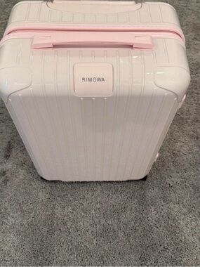 Rimowa Pink Cabin Suitcase super rareee unused